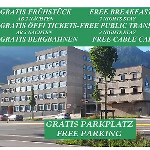 - Youth , Innsbruck Österrike