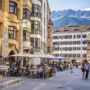 Altstadthotel Weisses Kreuz 4*, Innsbruck Österrike